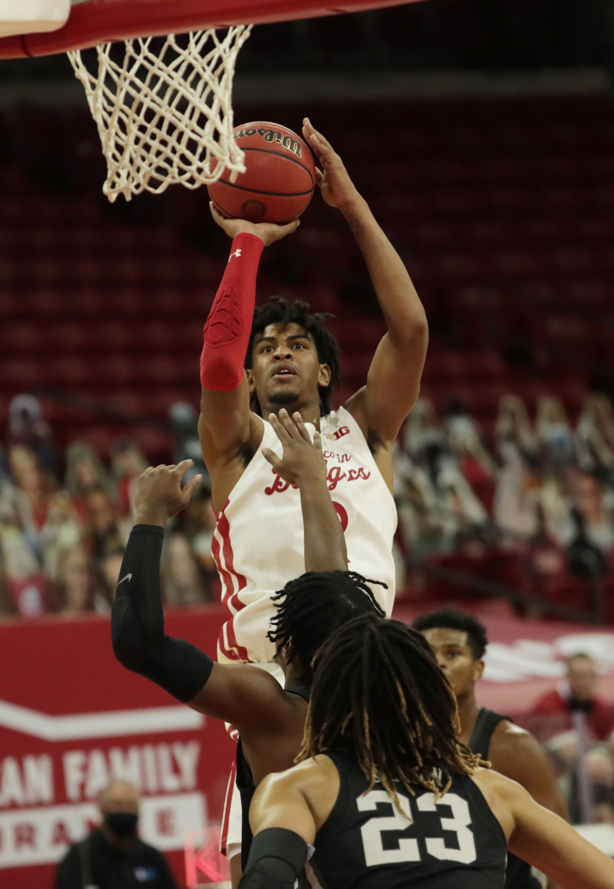 UW 71, Minnesota 59